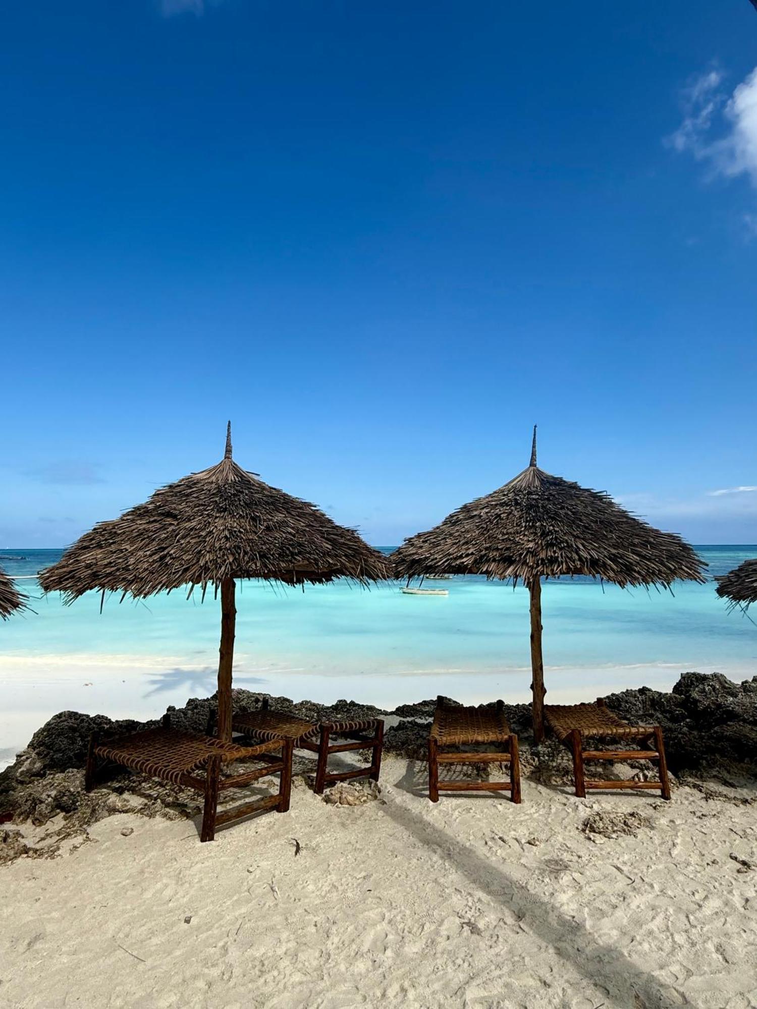 Dhow Beach Boutique Hotel Nungwi Bagian luar foto