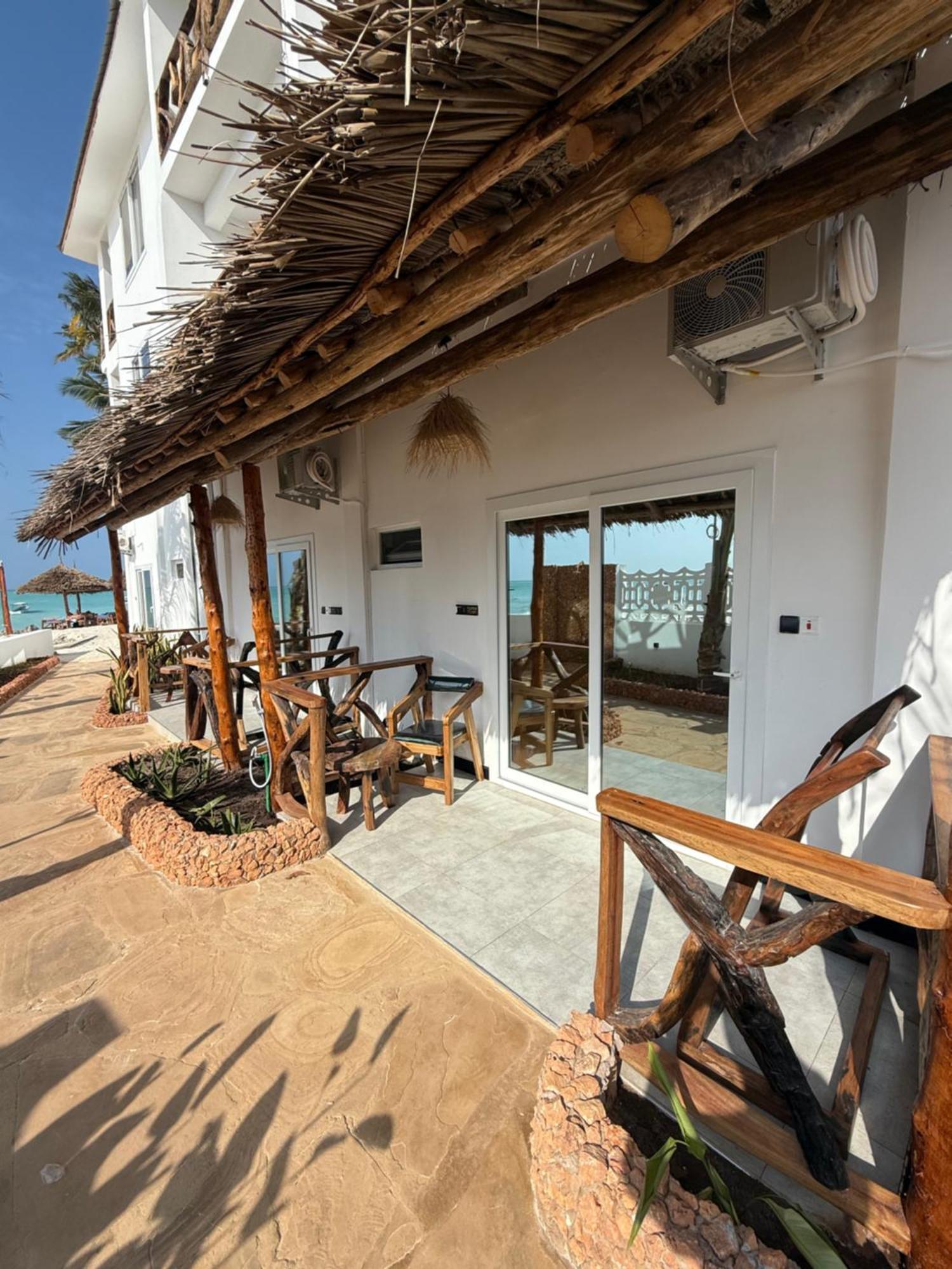 Dhow Beach Boutique Hotel Nungwi Bagian luar foto
