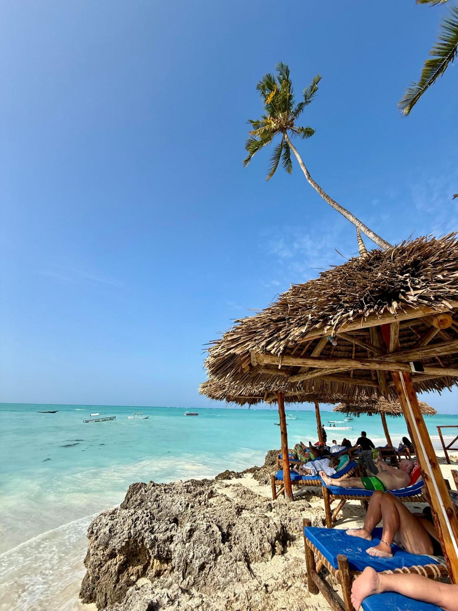 Dhow Beach Boutique Hotel Nungwi Bagian luar foto